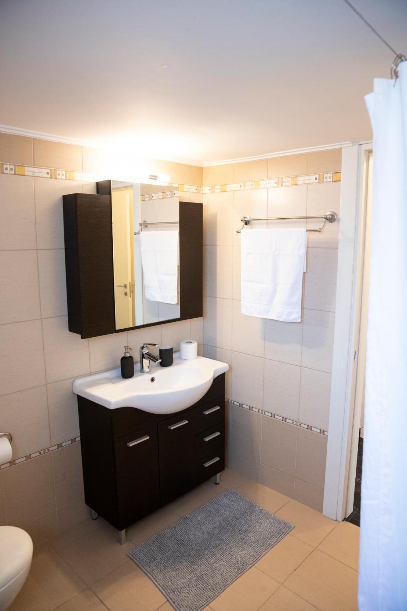 Spacious Glyfada Golf 4Br -Near Beach + Shops Атина Екстериор снимка